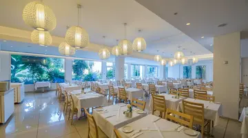 VRISSAKI BEACH HOTEL