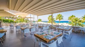 Vrissaki Beach Hotel