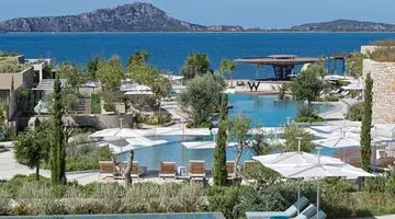 W Costa Navarino