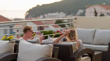 W GRAND