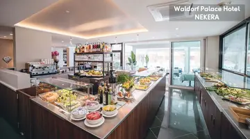 Waldorf Palace