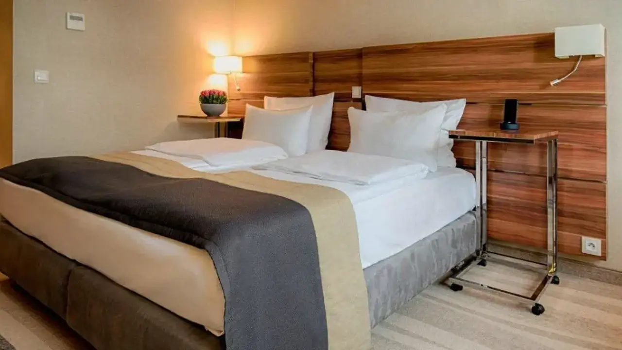 Warsaw Plaza Hotel