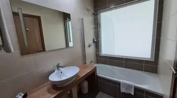 Water s Edge Hotel