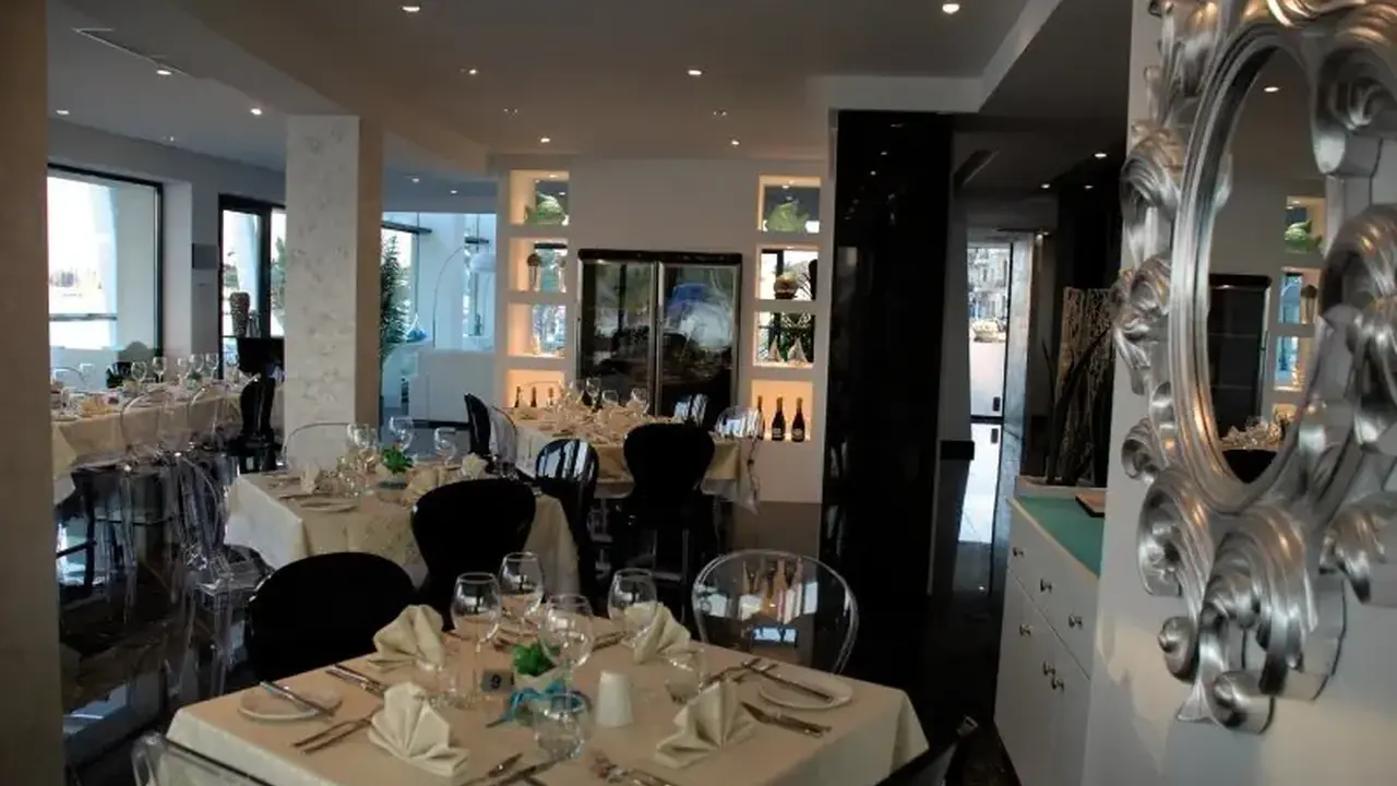Water's Edge Hotel