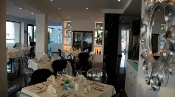 Water's Edge Hotel