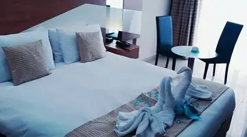 Water's Edge Hotel