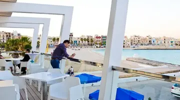 Water's Edge Hotel