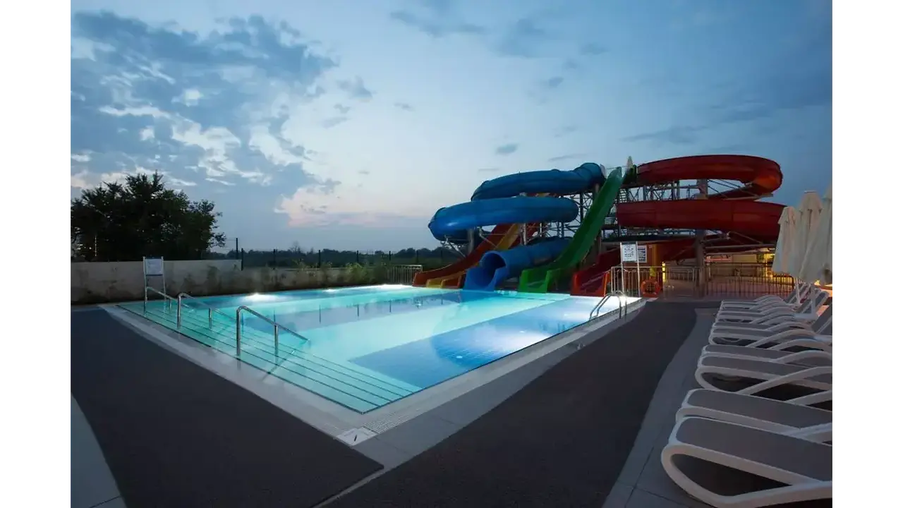 WATER SIDE RESORT & SPA