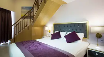 WATER SIDE RESORT & SPA