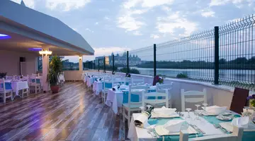 WATER SIDE RESORT & SPA