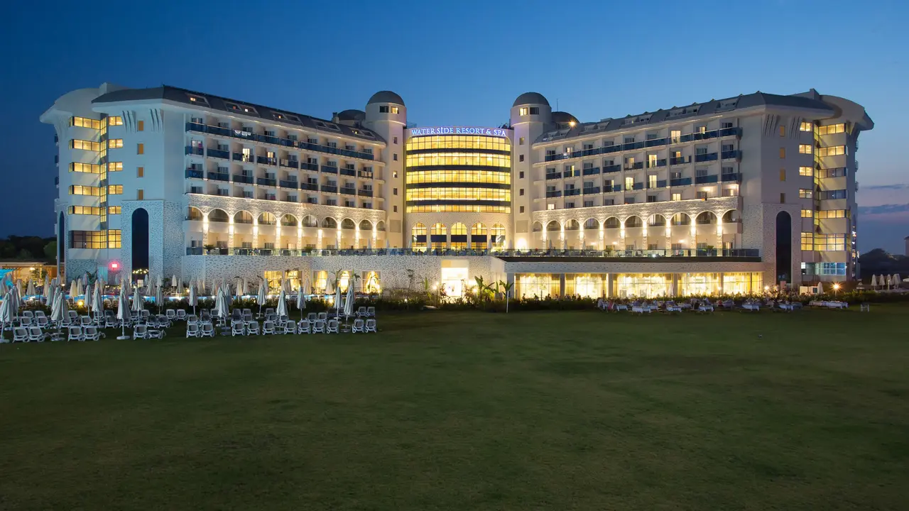 WATER SIDE RESORT & SPA