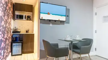 Waterside Hotel and Suites Miami Beach