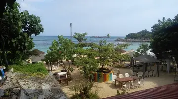 Wave Beach Resort