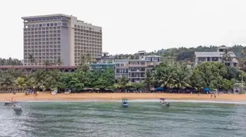 Wave Beach Resort