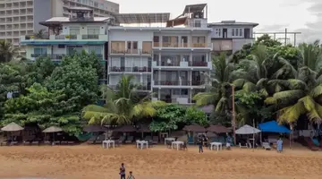 WAVE BEACH RESORT