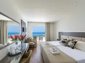 Wczasy na bajecznym Cyprze - Hotel Queens Bay Hotel ****