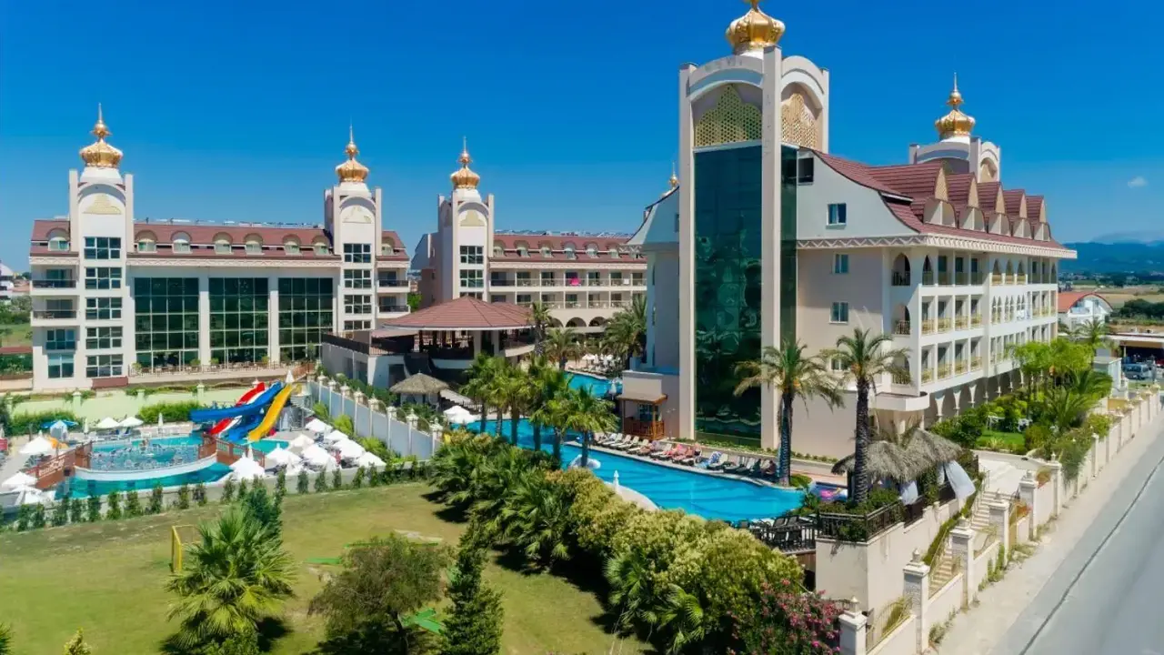 Well Palace Side Hotel