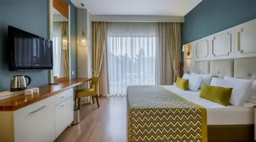 Well Palace Side Hotel