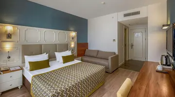 Well Palace Side Hotel