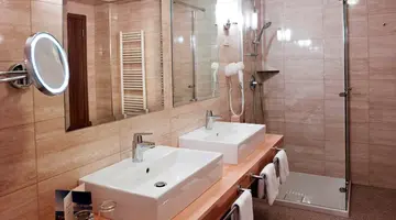WELLNESS HOTEL APOLLO