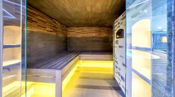 Wellton Riverside Spa Hotel