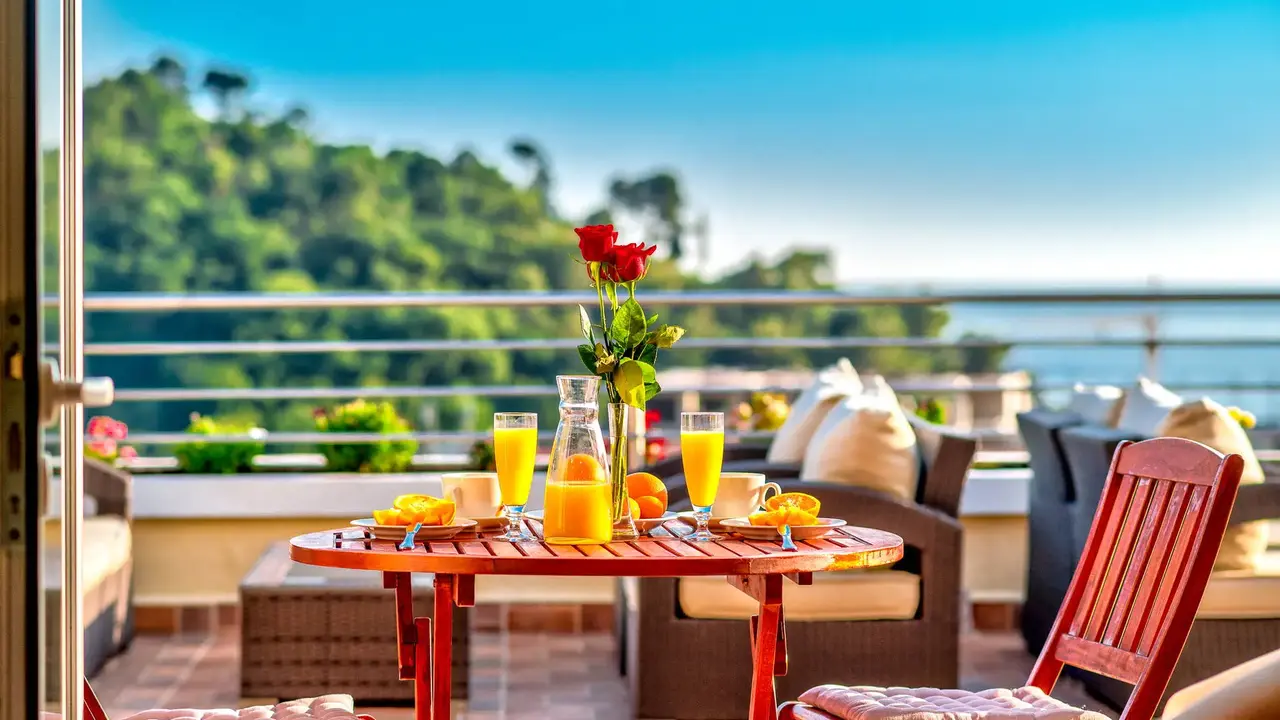 WGrand Hotel
