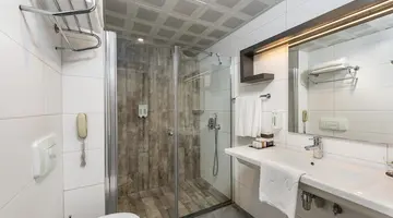 White City Beach Hotel