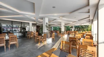 WHITE CITY BEACH HOTEL