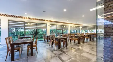WHITE CITY BEACH HOTEL