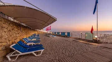 White City Beach Hotel