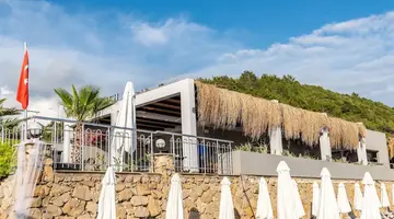WHITE CITY BEACH HOTEL