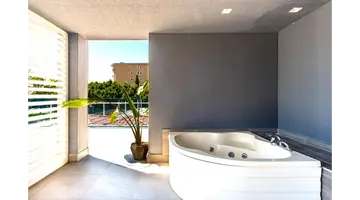 WHITE CITY BEACH HOTEL