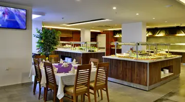 WHITE CITY BEACH HOTEL