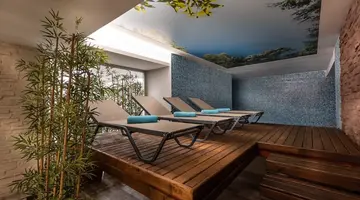 WHITE CITY BEACH HOTEL