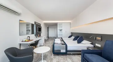 WHITE CITY BEACH HOTEL