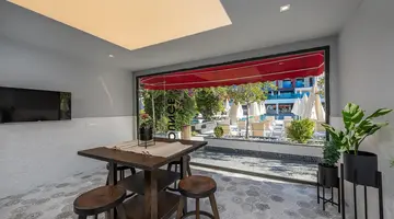 White City Beach Hotel