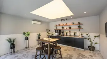White City Beach Hotel