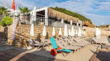 WHITE CITY BEACH HOTEL