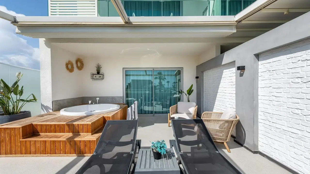WHITE CITY RESORT