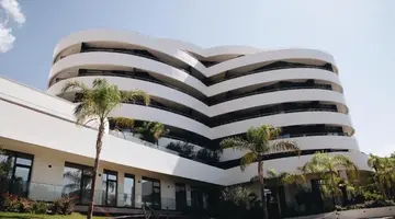WHITE HILL HOTEL