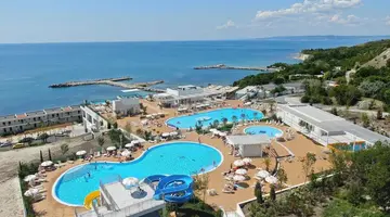 WHITE LAGOON