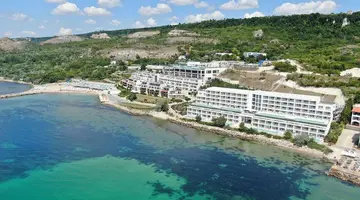 WHITE LAGOON