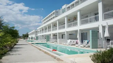 WHITE LAGOON