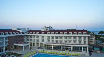 WHITE LILYUM HOTEL