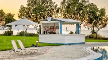 White Olive Marine Aquapark