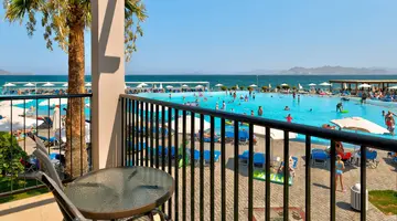 White Olive Marine Aquapark