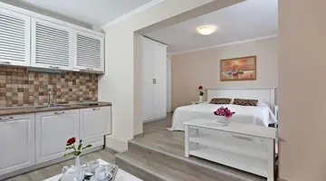 White Rock Castle Suite Hotel and SPA