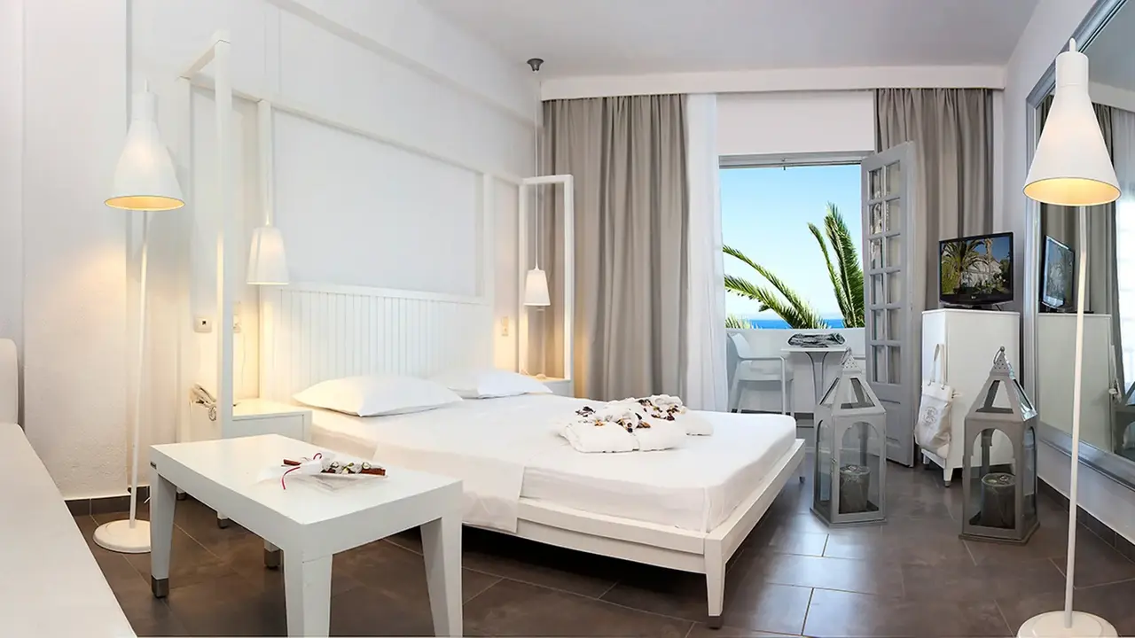 White Suites - Adults Only