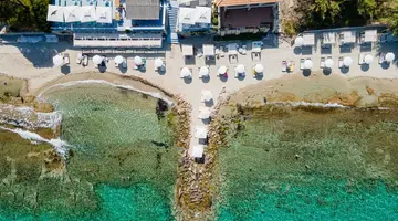 WHITE SUITES BOUTIQUE HOTEL