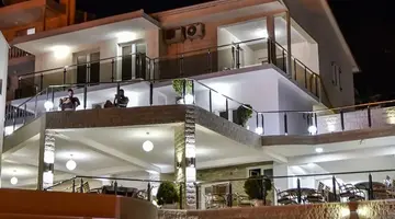 Willa Mala Plaza